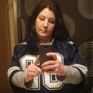 Meet your Posher, Debbie